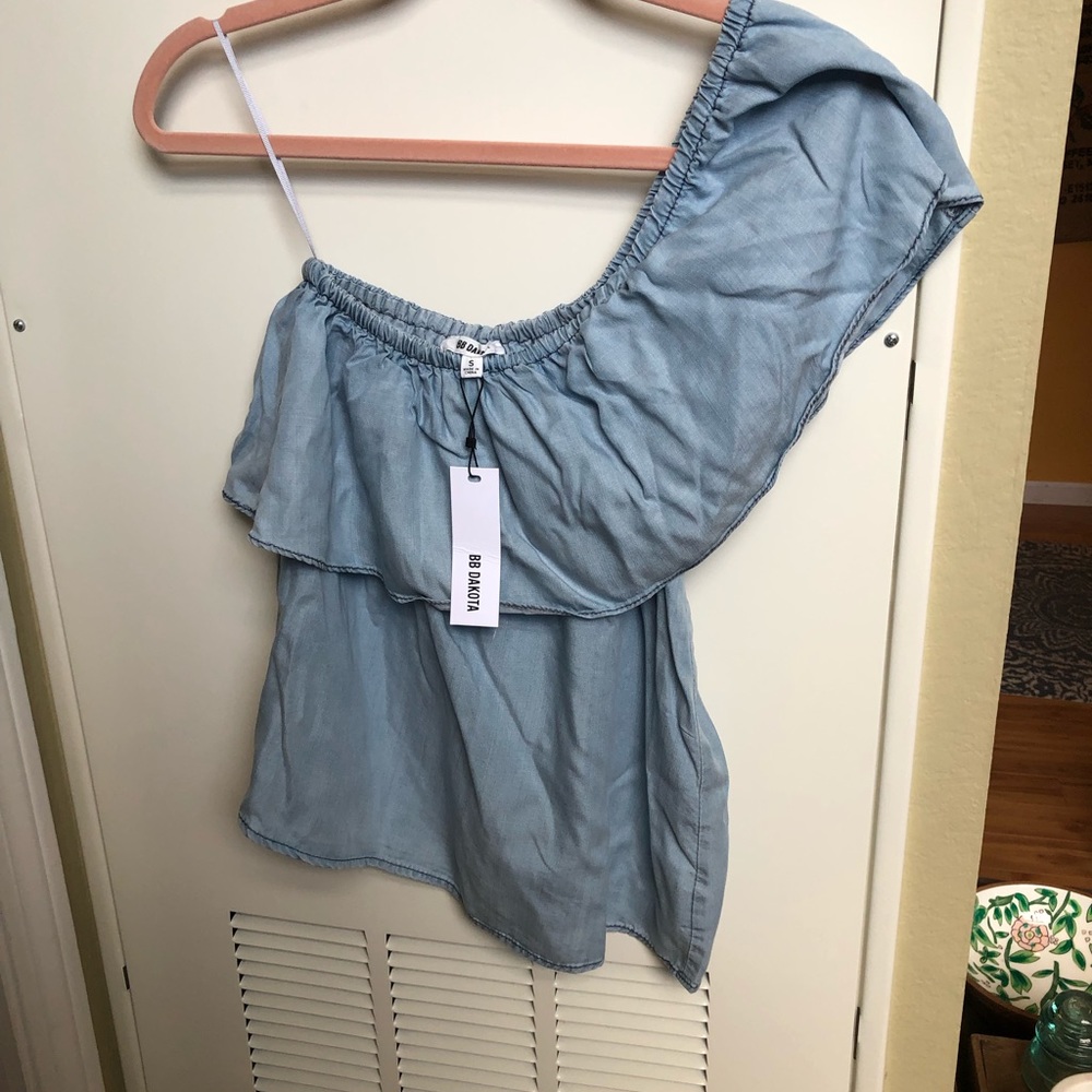 BB Dakota Ruffle One Arm Top